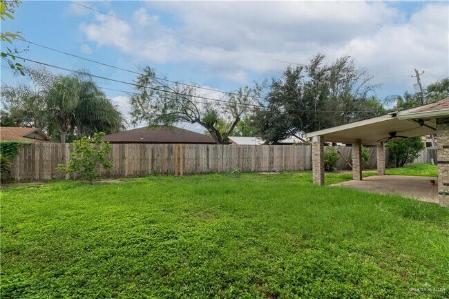 Building Photo - 2813 Hawk Ct