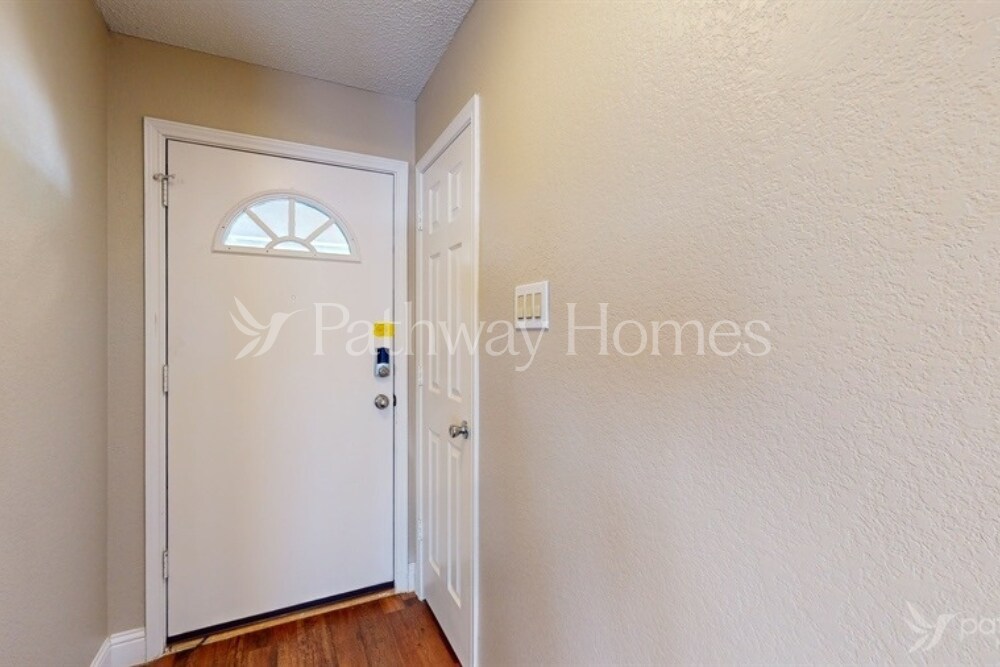 Building Photo - 16 Atlanta Ct