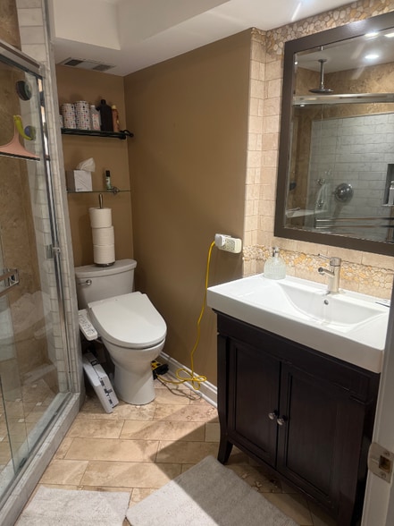 Building Photo - 725 Buffalo Cir