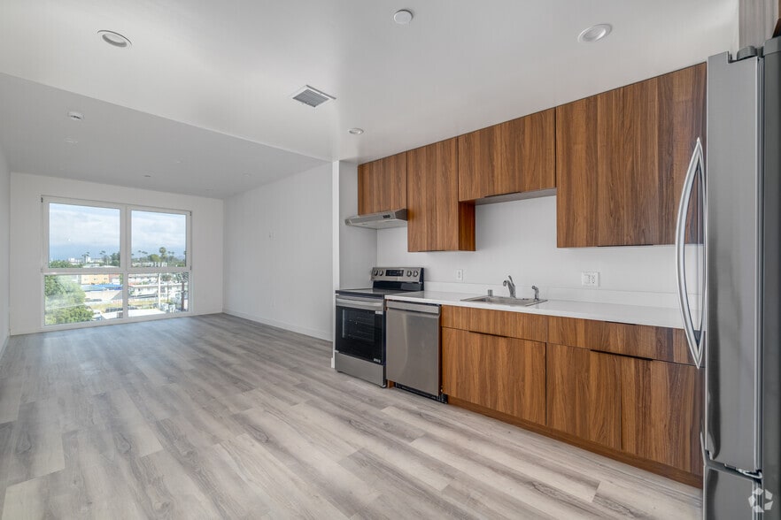 1BR, 1BA - 715SF - Kitchen - Villas at Valley Glen