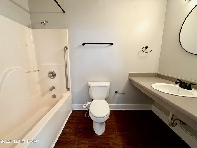 Building Photo - 1107 E Kentucky St