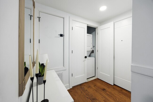 Building Photo - 3316 John F. Kennedy Blvd