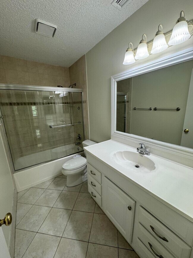 Building Photo - 20844 Concord Green Dr W