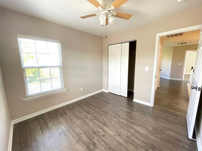 Building Photo - 4034 Remington Oaks Cir