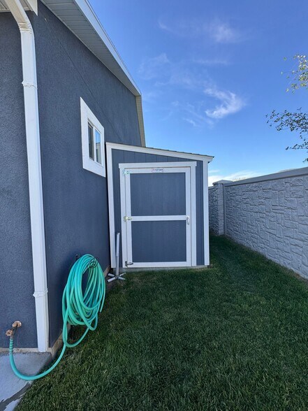 Building Photo - 61 W Frontier Ln