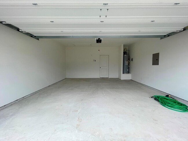 Building Photo - 228 Star Spangled Dr