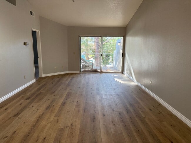 Building Photo - Jess Ranch- Brookhollow Condo, 55+ Communi...