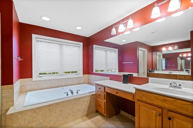 Building Photo - 5105 Bright Owl Rd