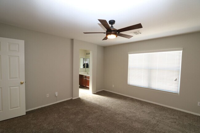 Building Photo - Beautiful 2 Story 3 Bedroom Home located in the Southwest