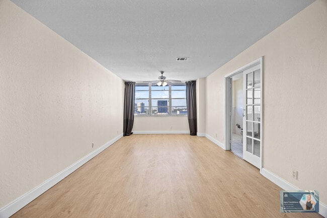 Building Photo - 137 Golden Isles Dr