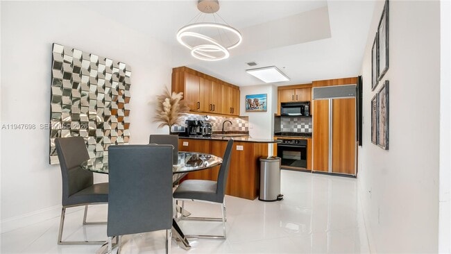 Building Photo - 2110 N Ocean Blvd