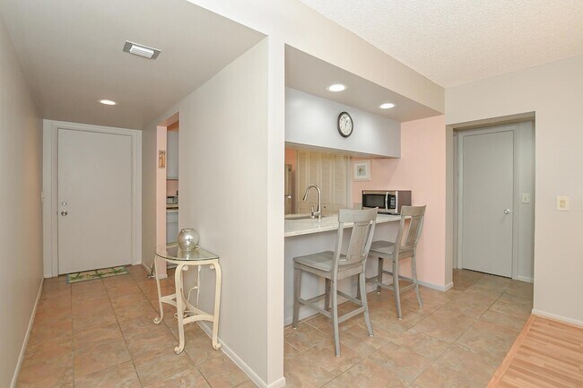 Building Photo - 20 Plantation Dr