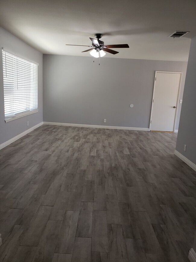 Building Photo - Single Family Residence Located on The Mesa