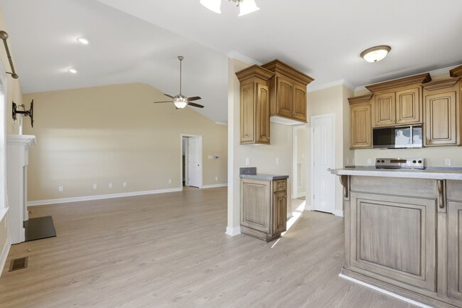 Building Photo - 100 Amandas Way