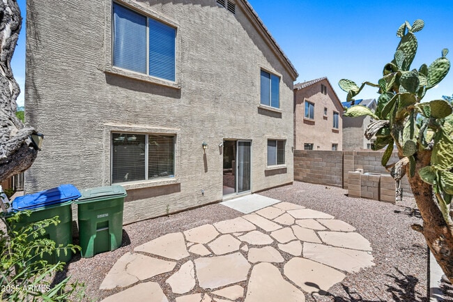 Building Photo - 12925 W Fleetwood Ln