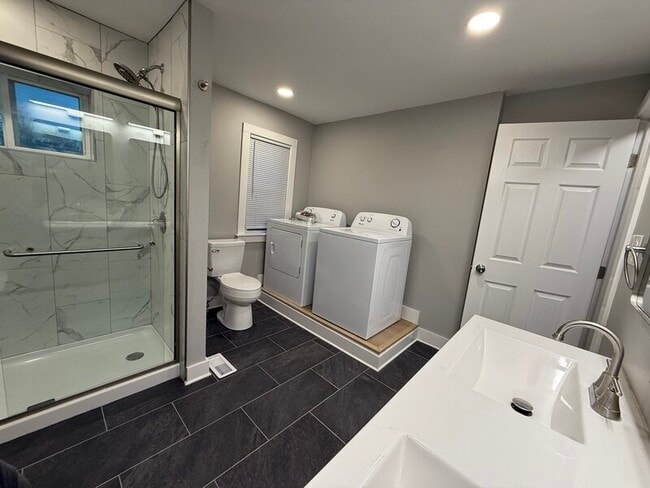 Building Photo - 207 Southwood Ave