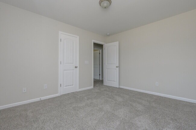 Building Photo - Elegant 4 Bedroom, 2 Bathroom Home with Modern Finishes & Open-Concept Living $2,150/mo rent