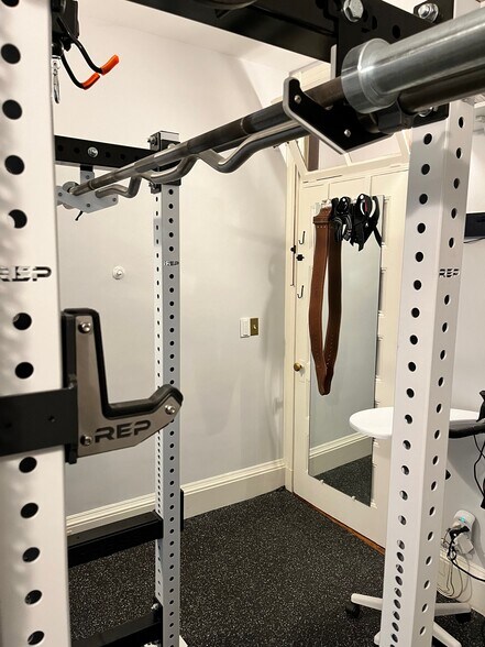 Building Photo - 119 Antrim St