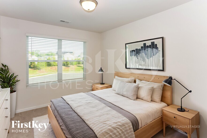 Building Photo - 10755 Rivergate Dr NW