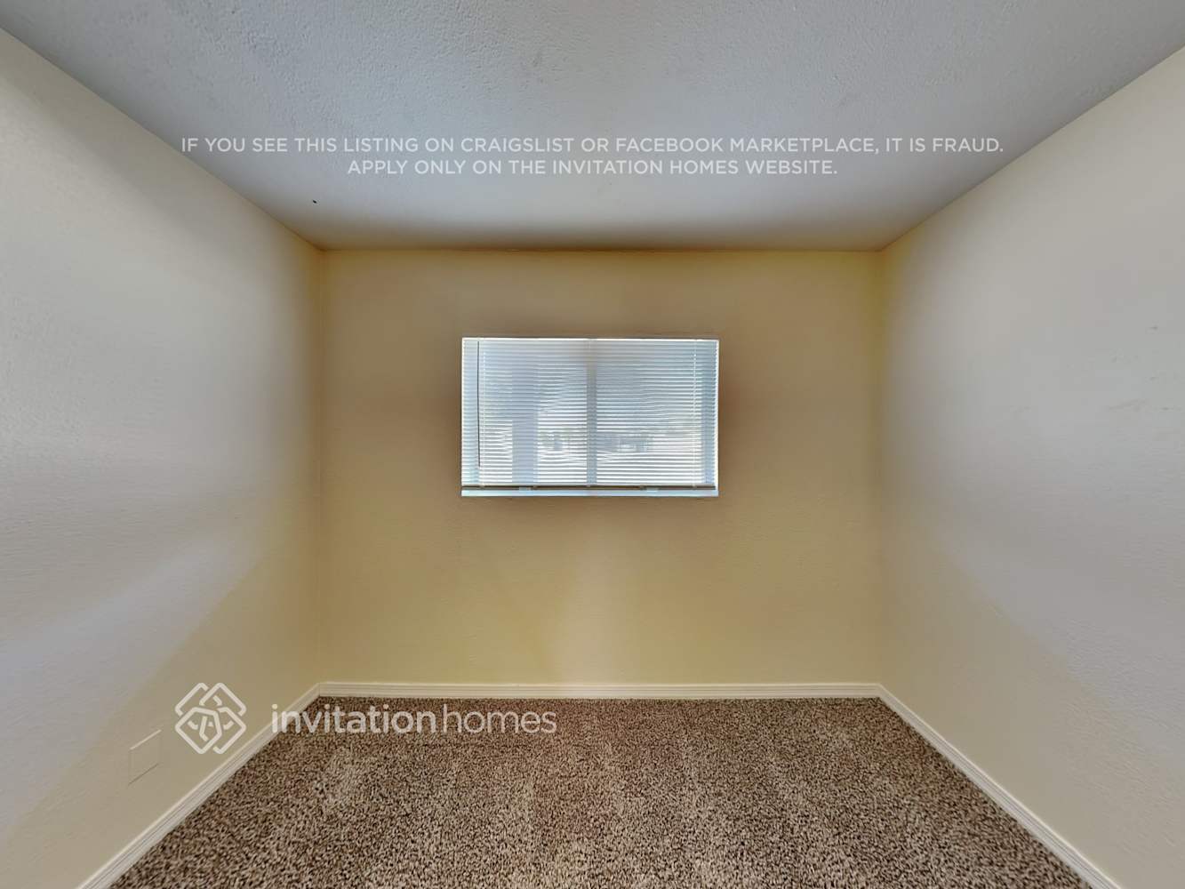 Building Photo - 3033 E Corrine Dr