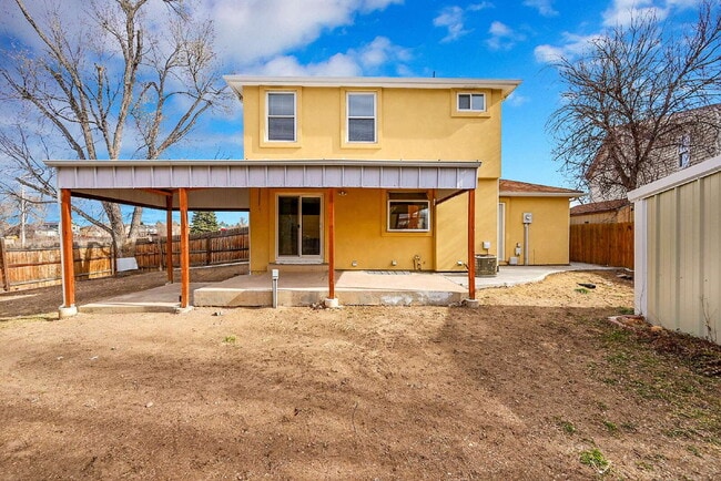 Building Photo - $2,200.95, $300 off the first month's rent, 4 Beds - 2 Bath, Single Family Home in Colorado Sprin...