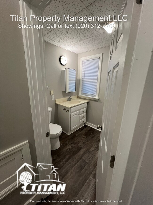 Building Photo - 721 E Parkway Ave