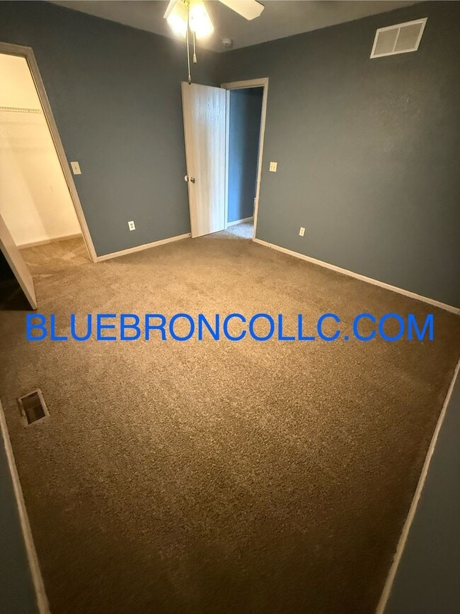 Building Photo - Remodeled 3-Bedroom Home in Lee’s Summit w...