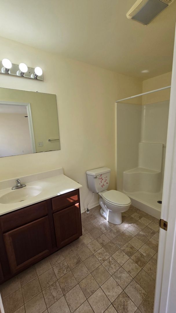 Building Photo - Villas of Little Italy - Open Concept Livi...