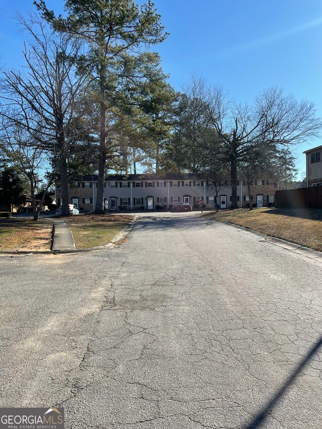 Building Photo - 4701 Flat Shoals Rd