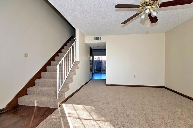 Building Photo - 1536 Richmond Dr