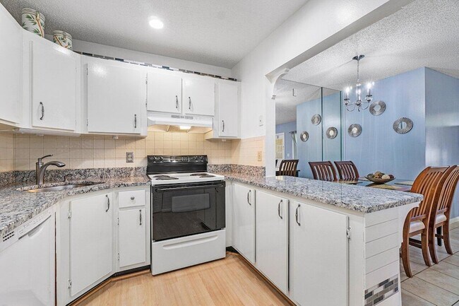Building Photo - 407 Pine Glen Ln