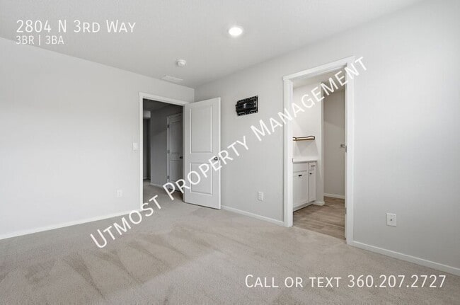 Building Photo - 2804 N 3rd Way