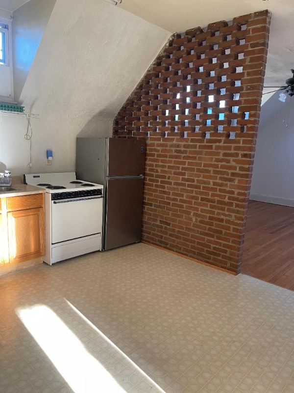 Building Photo - 1330 Virginia St E