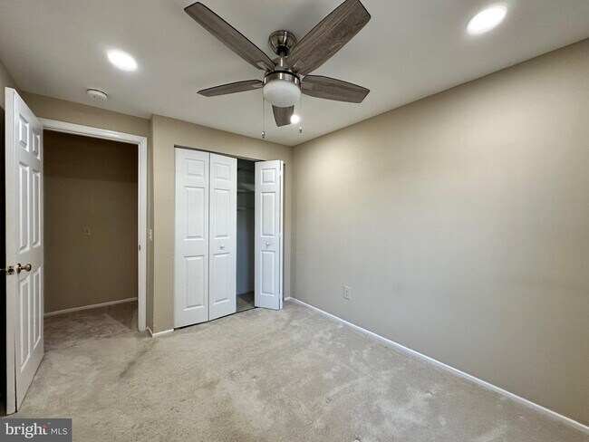 Building Photo - 6123 Martins Landing Ct