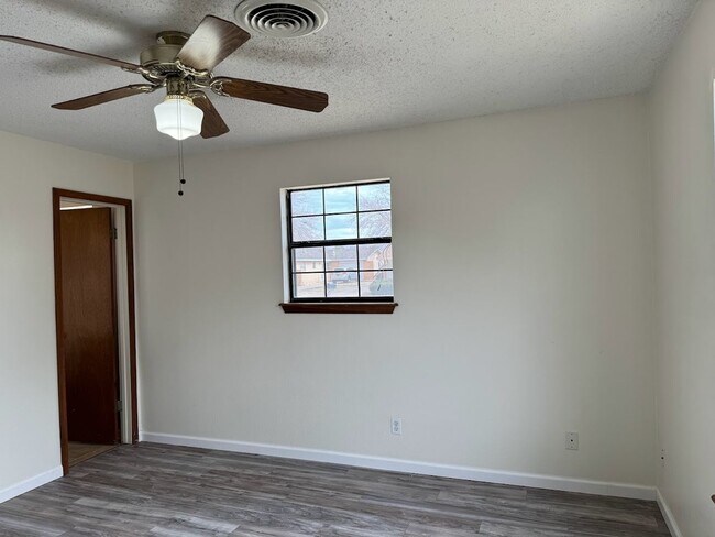 Building Photo - 2614 Palomar Pl