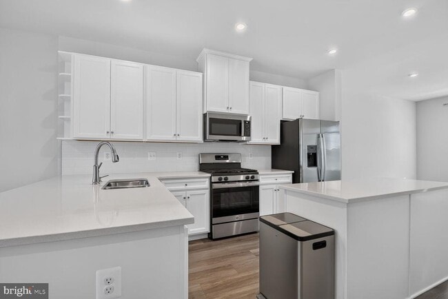 Building Photo - 168 Woodgate Cir