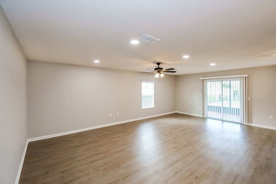 Building Photo - 3227 Canyon Falls Dr