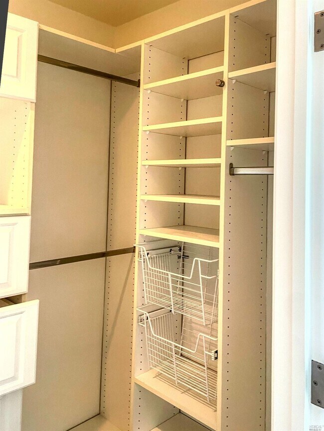 Building Photo - 1521 Genesis Ct