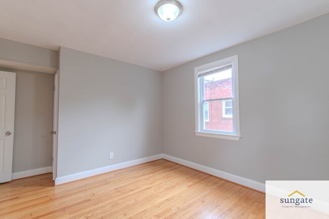 Building Photo - 615 Winston Ave