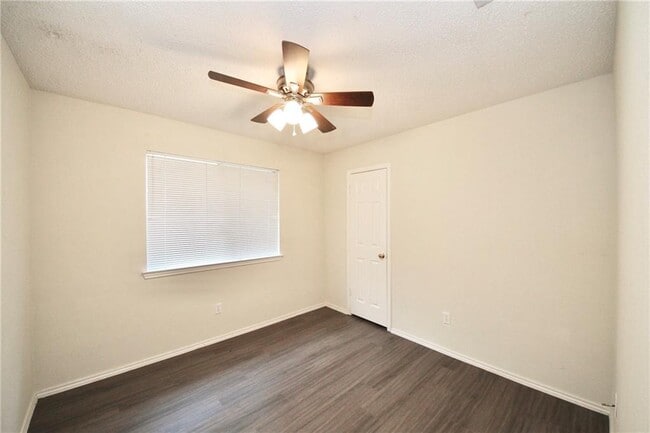 Building Photo - 8009 Cahill Dr