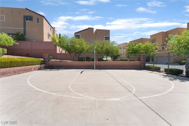 Building Photo - 10529 Headwind Ave