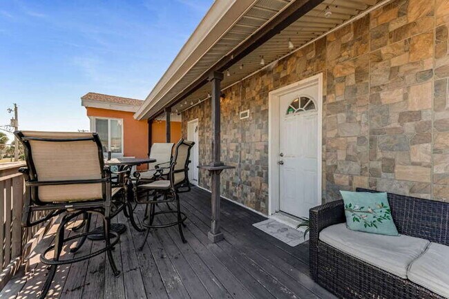 Building Photo - 116 S Grandview Ave