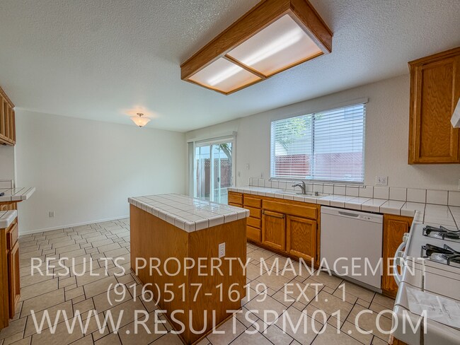 Building Photo - Great Elk Grove 2 Bedroom plus Loft Home