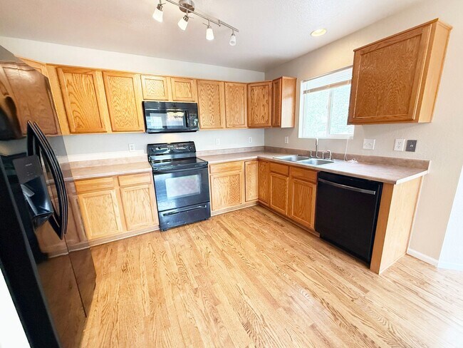 Building Photo - Updated, Clean and Spacious 2-Story with 3...