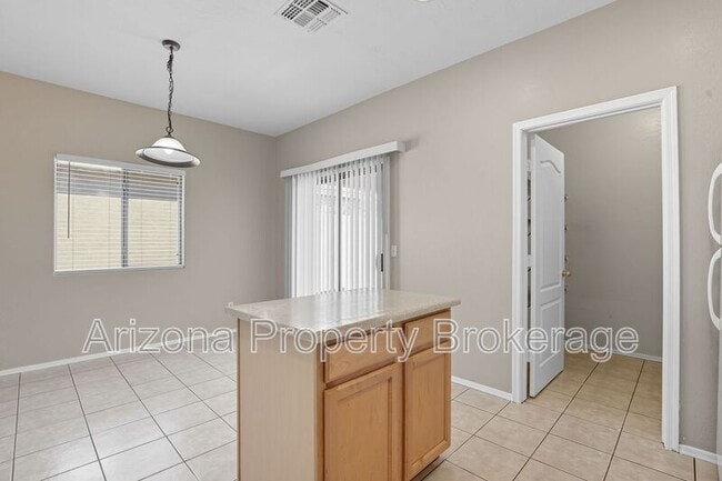 Building Photo - 2219 N 92nd Dl