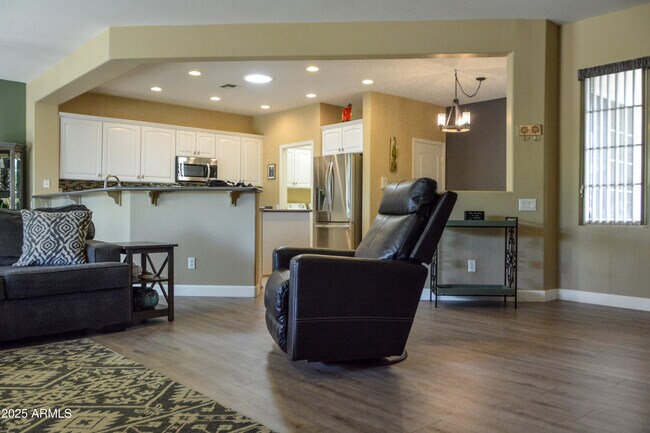 Building Photo - 13436 W La Vina Dr