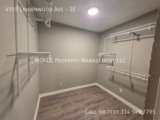 Building Photo - 4955 Lindenwood Ave