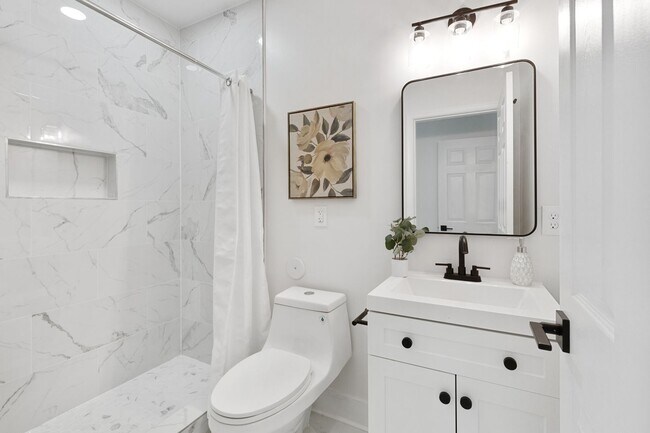 Building Photo - STUNNING 4 Level Fells Point Rowhome! WITH...