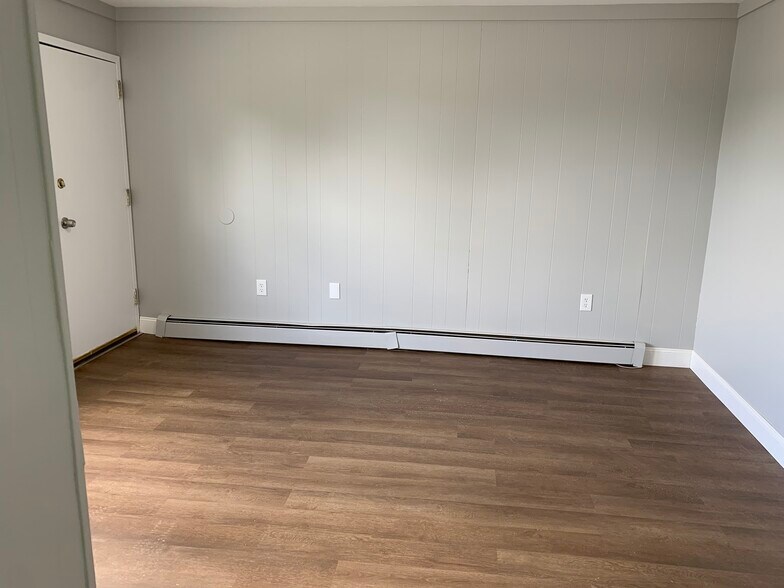 Living Room - 46 Jeffers St