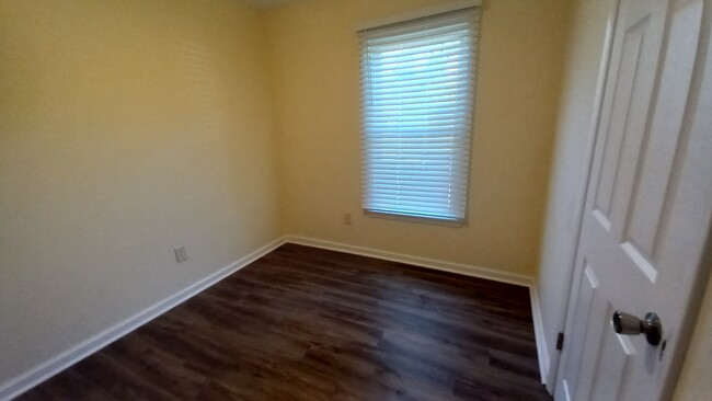 3rd Bedroom - 525 Cedar Wood Ct